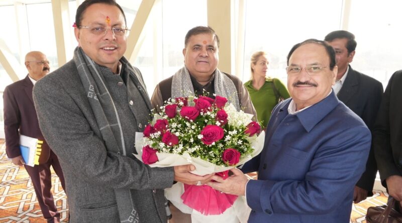 देवभूमि उत्तराखंड पहुंचे जेपी नड्डा, सीएम ने किया अभिनंदन