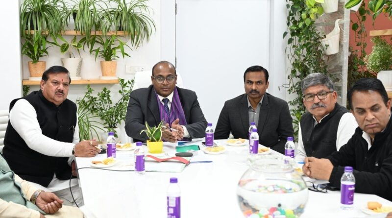 मुख्य निर्वाचन अधिकारी की मान्यता प्राप्त राष्ट्रीय राजनीतिक दलों के साथ बैठक आयोजित