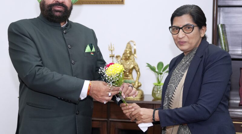 नवनियुक्त कुलपति ने की राज्यपाल से मुलाकात