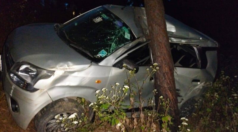 डडरिया सल्ट के पास एक वाहन दुर्घटनाग्रस्त, तीन घायल