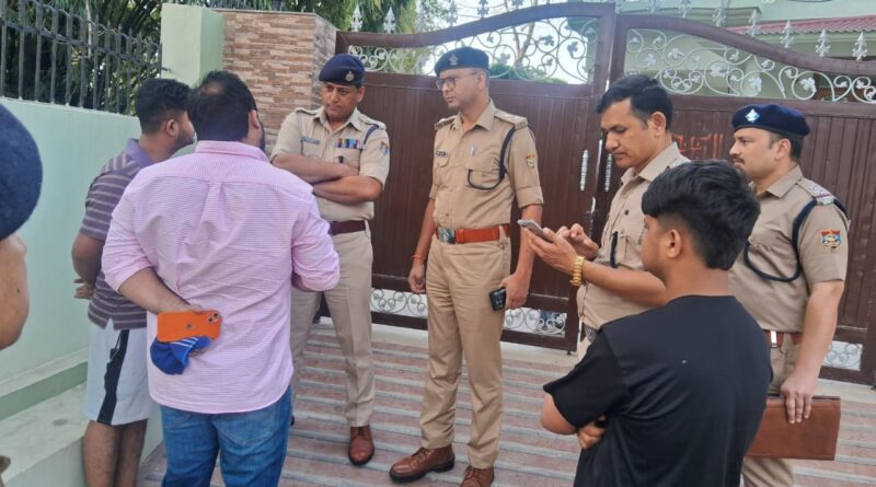 ब्रिगेडियर वीके जोशी फौज में रहे, उनकी तैनाती पीएमओ में रही, वो इंटेलिजेंस में भी रहे