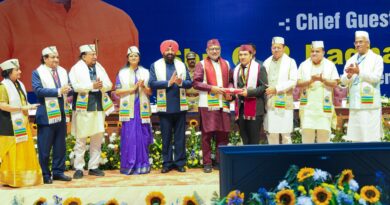 उपराष्ट्रपति ने स्नातकों से राष्ट्र निर्माण के प्रति प्रतिबद्धता के साथ सेवा करने का आह्वान किया