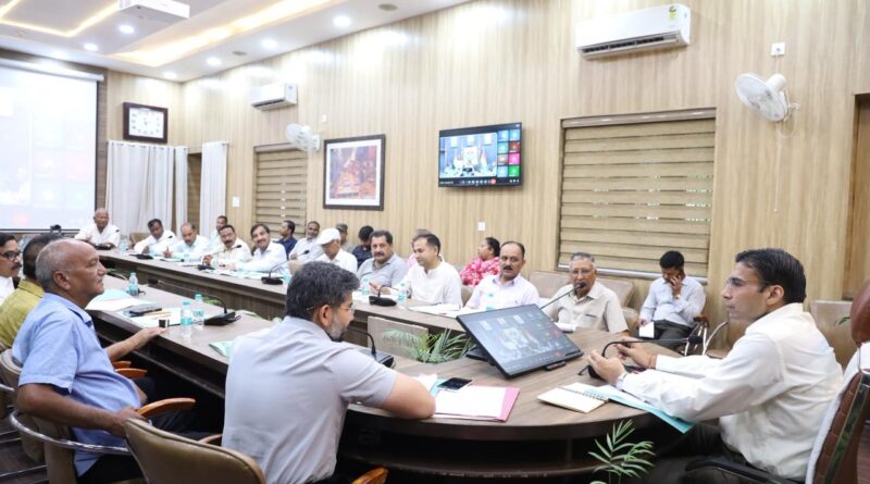 मतदाता सूची पुनरीक्षण में पारदर्शिता हेतु हर बूथ पर बीएलए-2 नियुक्ति जरूरी : डीएम