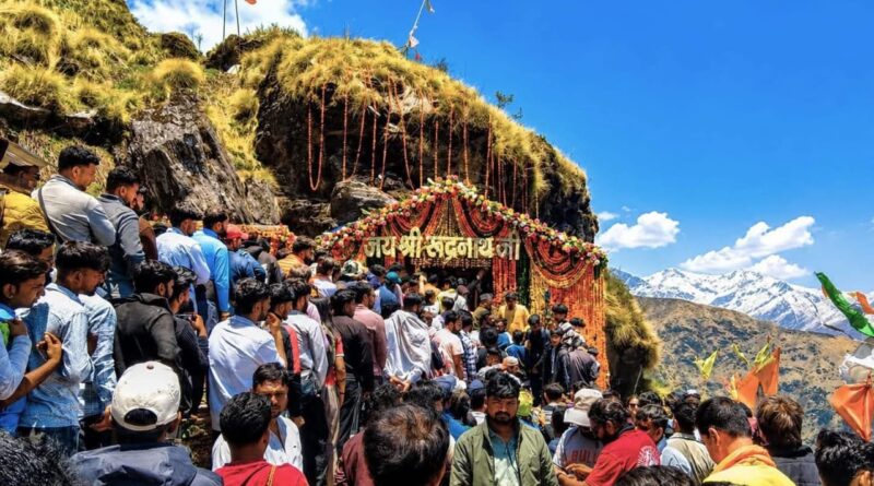 विधि-विधान के साथ खुले चतुर्थ केदार श्री रुद्रनाथ मंदिर के कपाट