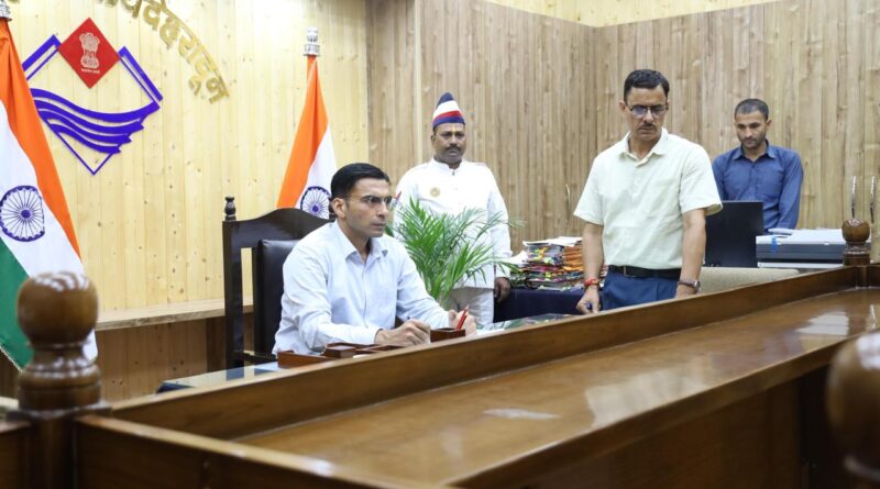 आतंक का पर्याय बने बिल्डर पर जिला मजिस्ट्रेट का बड़ा एक्शन