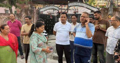 बिन्दाल नदी में चैनेलाइजेशन कार्यो के लिए अधिकारियों संग सुबह-सुबह निरीक्षण पर निकले कैबिनेट मंत्री