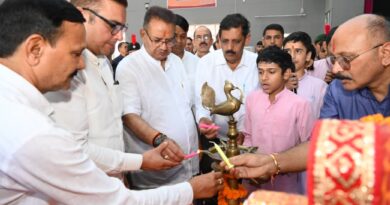 स्वामी विवेकानंद की विचारधारा युवाओं को राष्ट्र निर्माण की देती है प्रेरणा : कैबिनेट मंत्री स्वामी विवेकानंद की विचारधारा युवाओं को राष्ट्र निर्माण की देती है प्रेरणा : कैबिनेट मंत्री