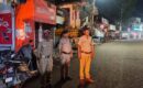 व्यस्ततम इलाकों में पुलिस ने किया रात्रि पैदल गश्त