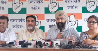 नकल माफिया ने युवाओं का भविष्य अंधकार में धकेला