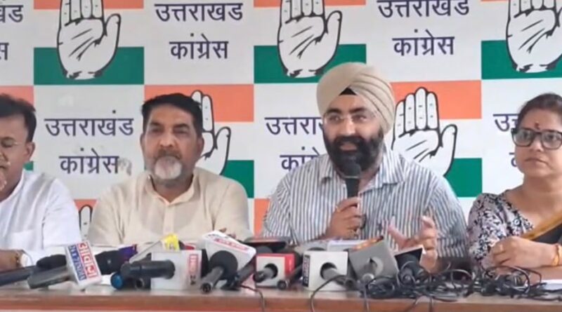 नकल माफिया ने युवाओं का भविष्य अंधकार में धकेला
