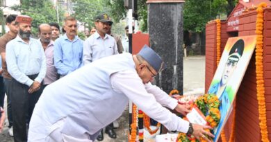 सैनिक कल्याण मंत्री ने दी भावभीनी श्रद्धांजलि