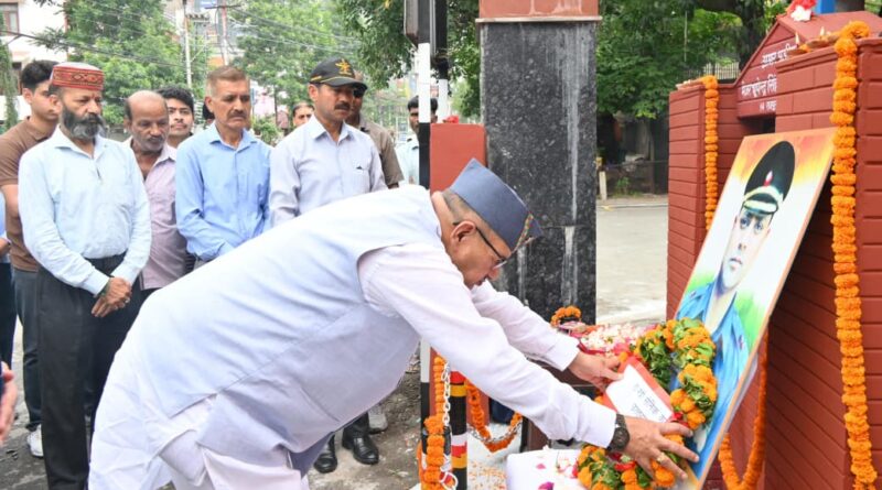 सैनिक कल्याण मंत्री ने दी भावभीनी श्रद्धांजलि