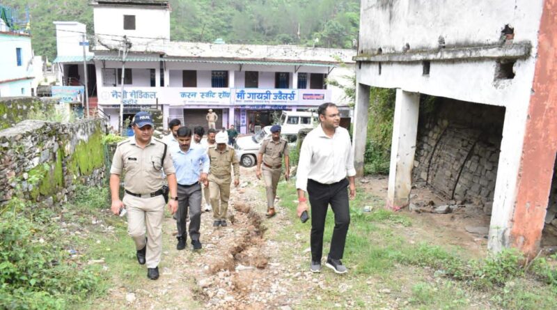 अतिवृष्टि से प्रभावित क्षेत्रों का डीएम ने किया निरीक्षण