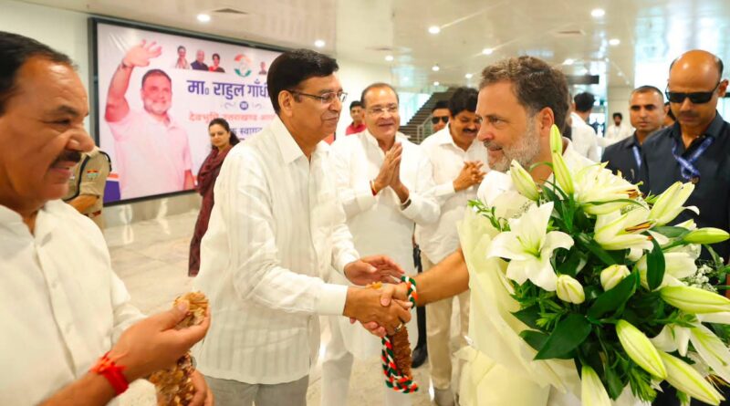 राजधानी देहरादून पहुंचे राहुल गांधी 