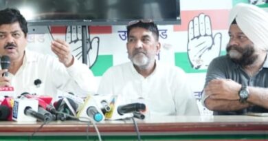 चढ़ावा चोरी के दूसरे आरोपी चौहान के खुलासे से हिला तंत्र हेमंत द्विवेदी तुरंत दें इस्तीफा : गणेश गोदियाल चढ़ावा चोरी के दूसरे आरोपी चौहान के खुलासे से हिला तंत्र हेमंत द्विवेदी तुरंत दें इस्तीफा : गणेश गोदियाल