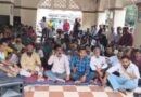 जारी रहा धरना, मेयर ने सोपा मृतक आश्रित को  नियुक्ति पत्र