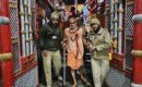 बदरीनाथ धाम में पुलिस जवान निभा रहे हैं मानवता का धर्म