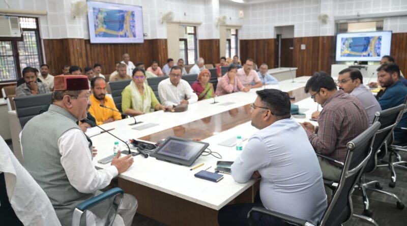 कैबिनेट मंत्री भरत सिंह चौधरी ने नए मोटर सेतु के निर्माण को लेकर की बैठक
