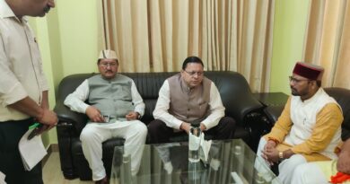 मुख्यमंत्री धामी ने पीपलकोटी में की समीक्षा बैठक, रेस्क्यू अभियान में तेजी लाने के दिए निर्देश