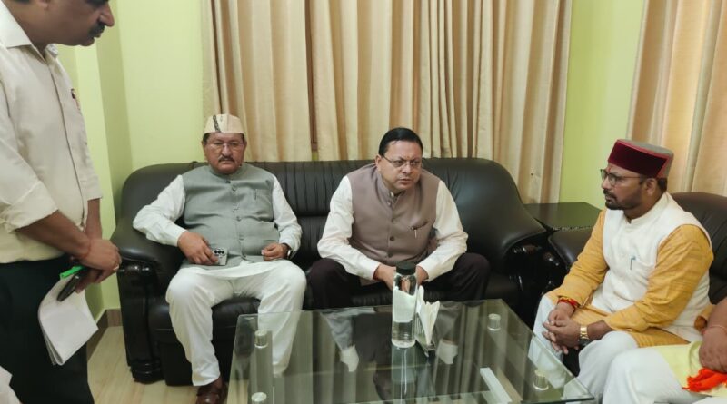 मुख्यमंत्री धामी ने पीपलकोटी में की समीक्षा बैठक, रेस्क्यू अभियान में तेजी लाने के दिए निर्देश