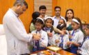 छात्राओं ने बांधी मेयर सौरभ थपलियाल को राखी