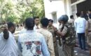 डीएवी छात्र संग चुनावःछात्राओं के बूथ के सामने वोट की अपील कर रहे छात्रों को पुलिस ने खदेड़ा