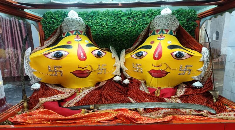 नंदाष्टमी पर मंदिर में उमड़ी श्रद्धालुओं की भारी भीड़