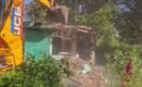 प्रशासन ने की दो अवैध मजारें ध्वस्त